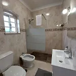 Margot: Grande Moradia Com Piscina 别墅 *