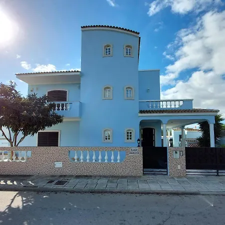 Margot: Grande Moradia Com Piscina 别墅 *