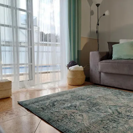 Margot: Grande Moradia Com Piscina