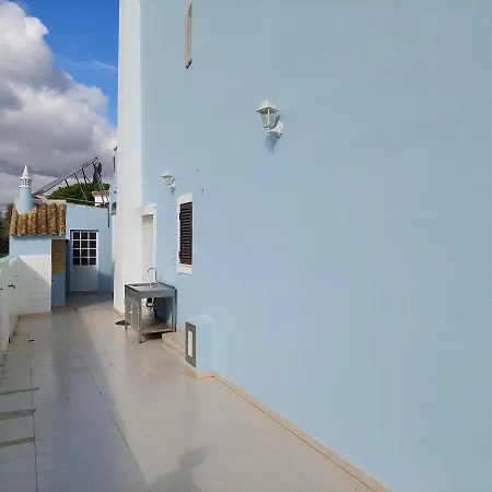 Margot: Grande Moradia Com Piscina