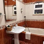 Margot: Grande Moradia Com Piscina Olhão