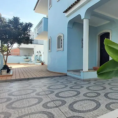 Margot: Grande Moradia Com Piscina *