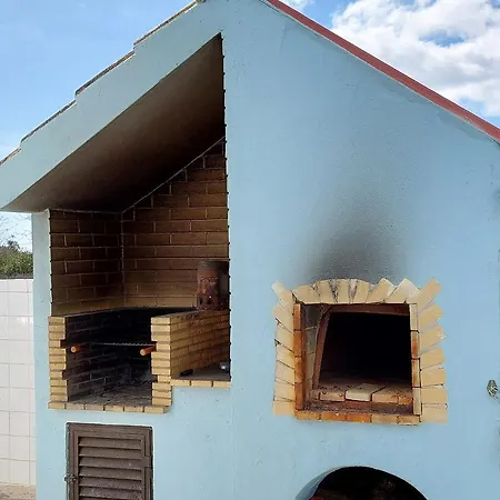 Margot: Grande Moradia Com Piscina *