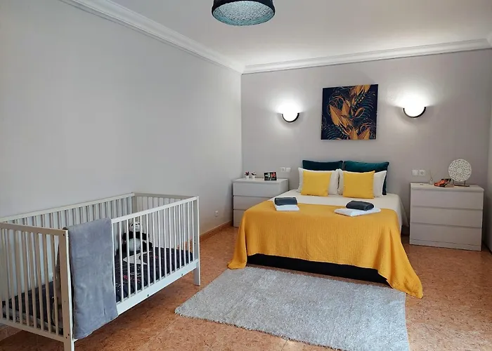 Margot: Grande Moradia Com Piscina Olhão