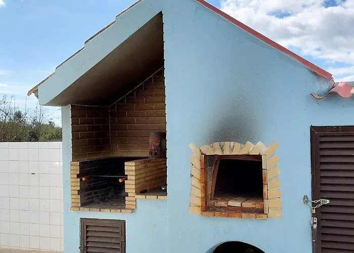 Margot: Grande Moradia Com Piscina *