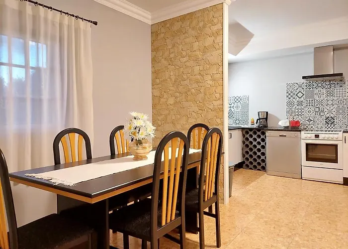 Margot: Grande Moradia Com Piscina Villa *