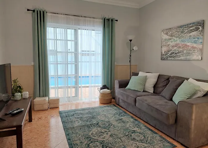 Villa Margot: Grande Moradia Com Piscina Olhão