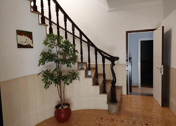 Margot: Grande Moradia Com Piscina * Olhão