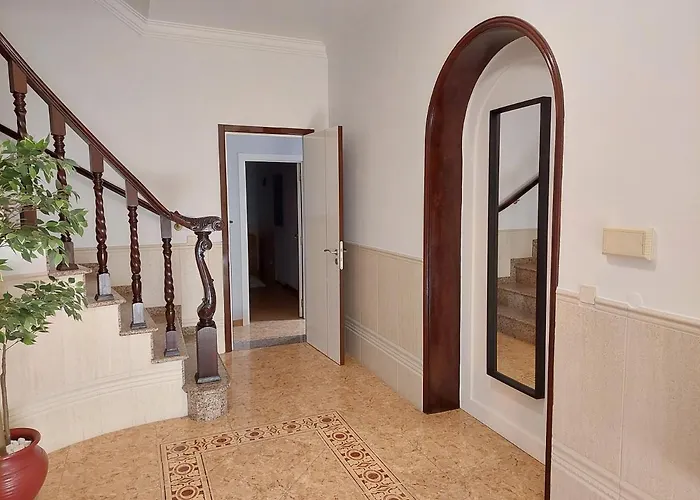 Margot: Grande Moradia Com Piscina Villa