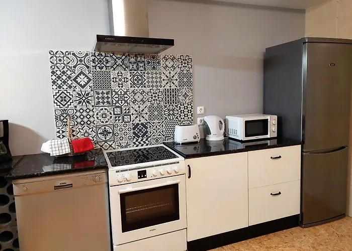 Margot: Grande Moradia Com Piscina