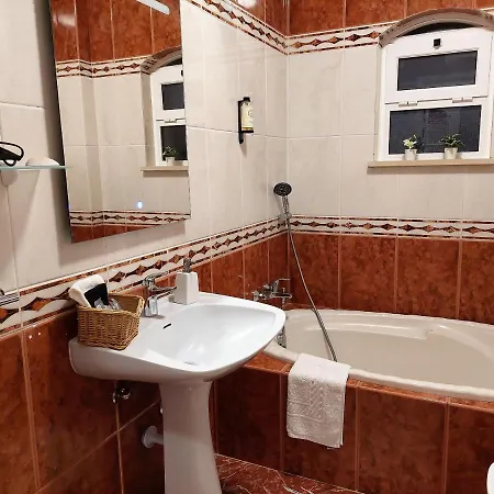 Margot: Grande Moradia Com Piscina Olhao